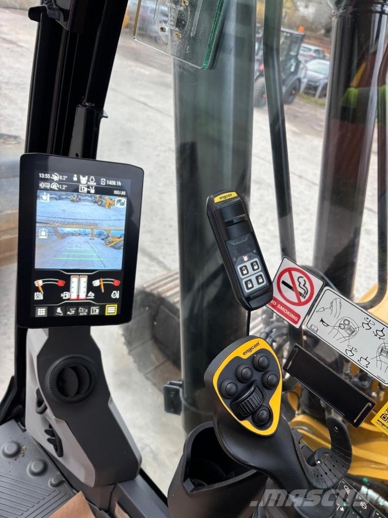 CAT 323 حفارات زحافة