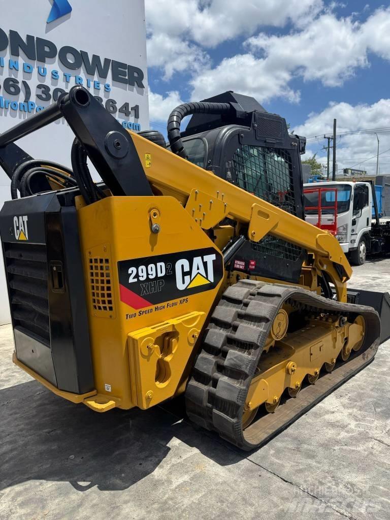 CAT 299 D 2 XHP لوادر انزلاقية التوجيه