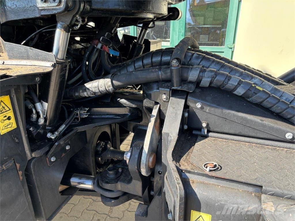 John Deere 1170 E حصادات