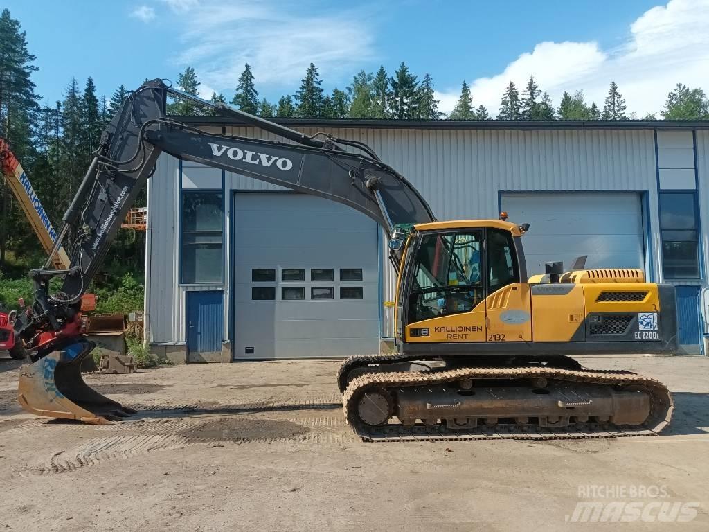 Volvo EC 220 DL حفارات زحافة