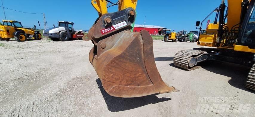 JCB 220X LC حفارات زحافة
