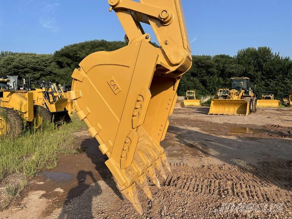 CAT 330 D L حفارات زحافة