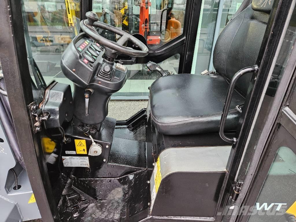 GiANT D 332 SWT لوادر بعجل