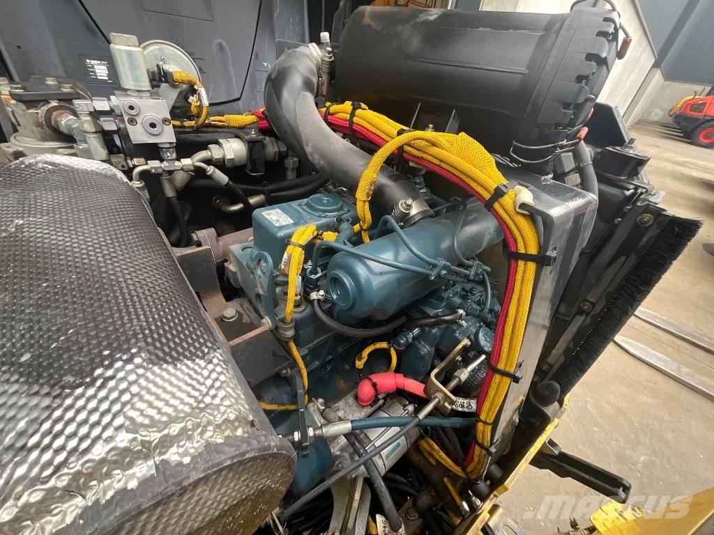Bomag BW 120 AD-5 مداحل ثنائية الاسطوانة