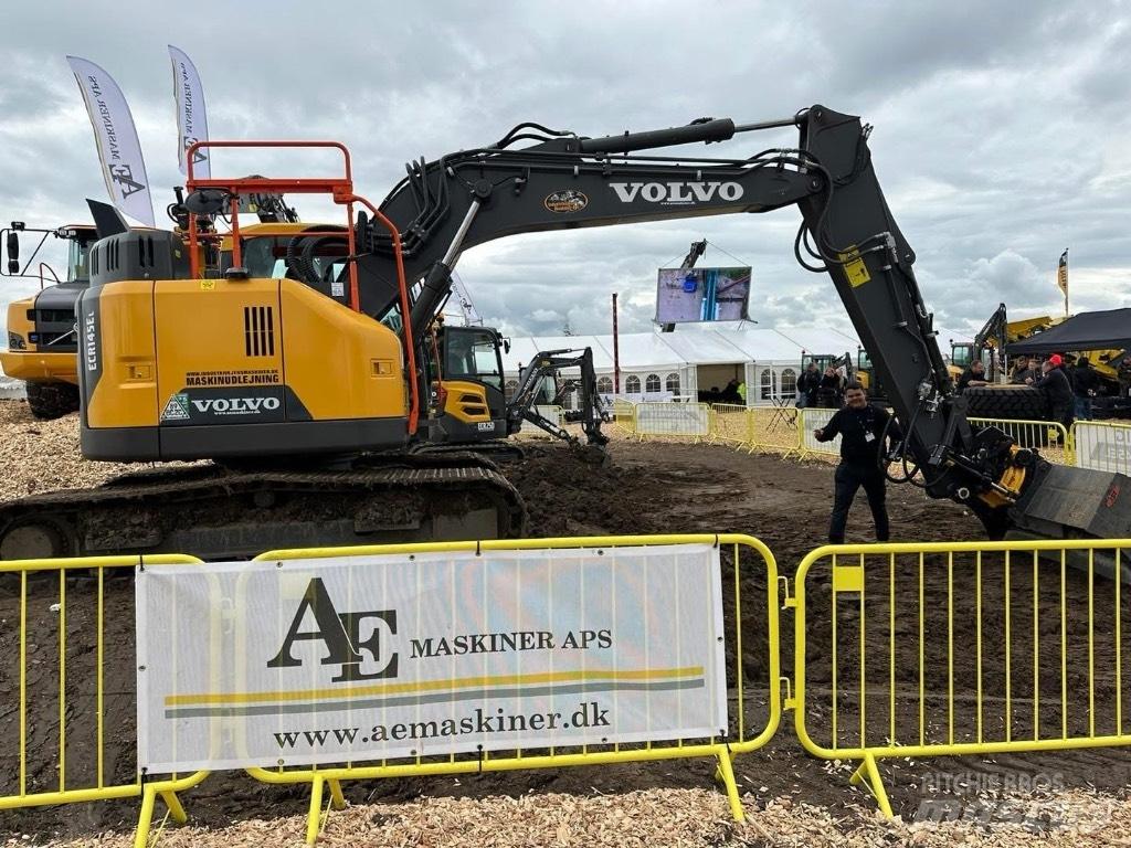 Volvo ECR 145 E حفارات زحافة
