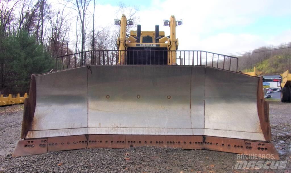 CAT D 11 N بلدوزرات مجنزرة