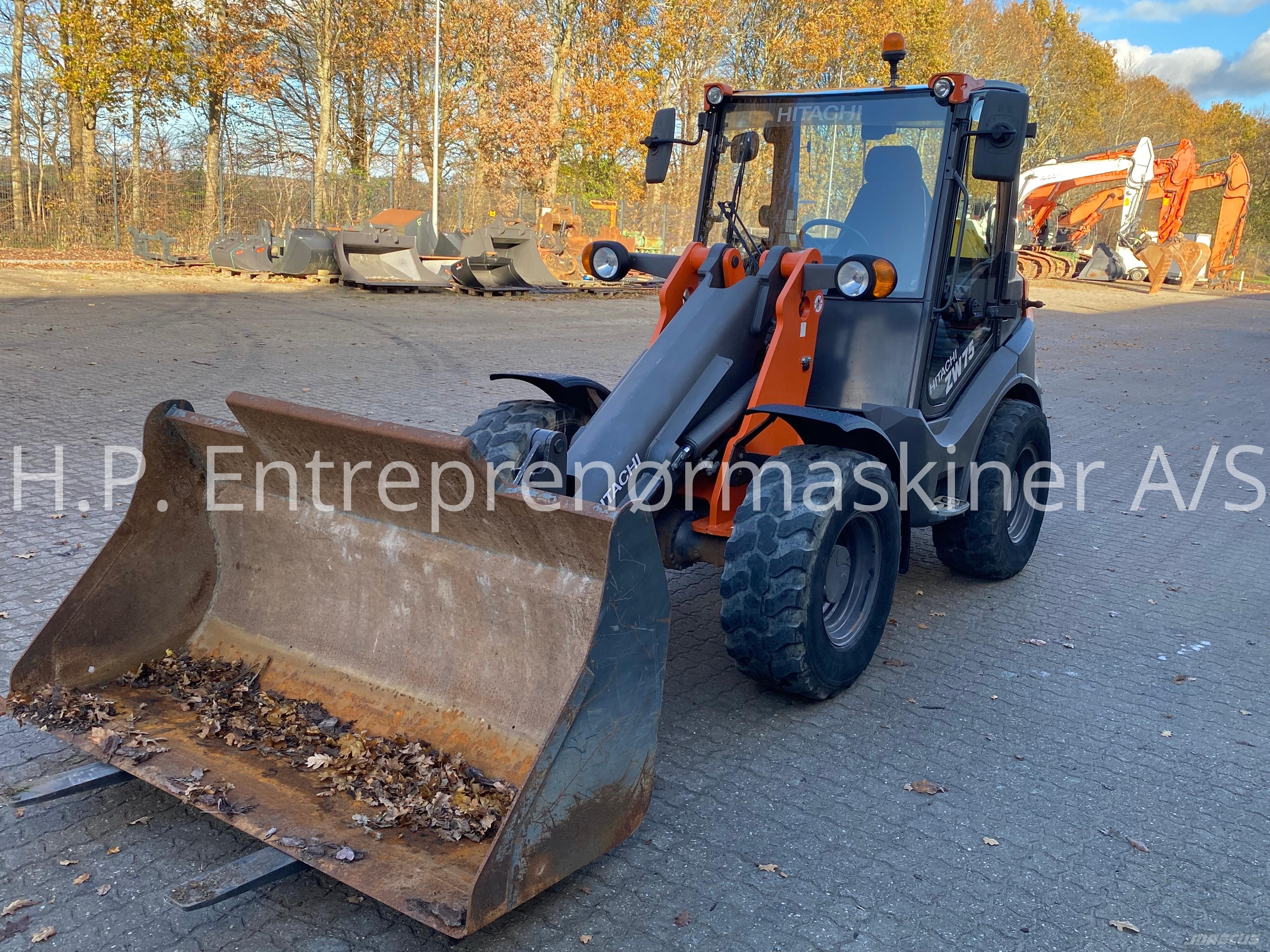 Hitachi ZW 75-6 لوادر بعجل