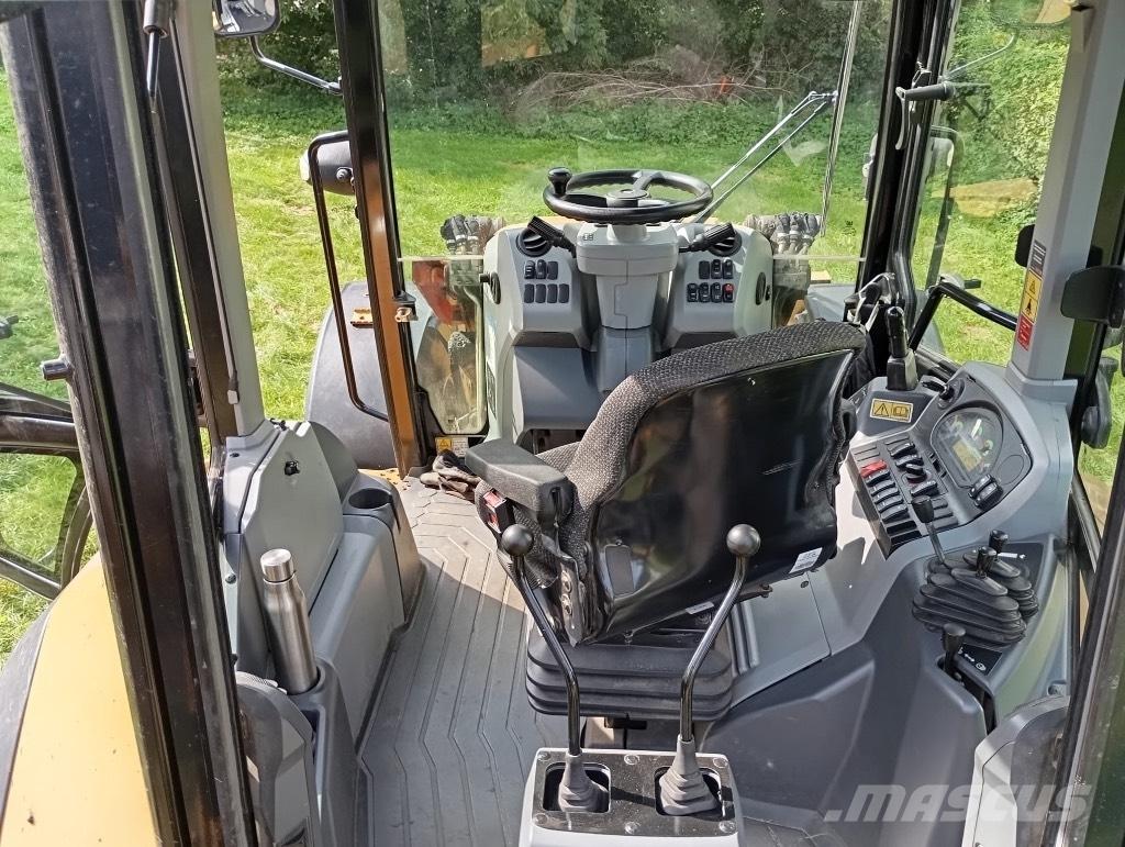 CAT 434 F لوادر ذات جرافات عكسية