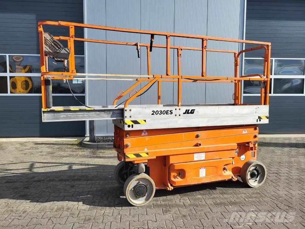 JLG 2030ES رافعات مقصية الشكل