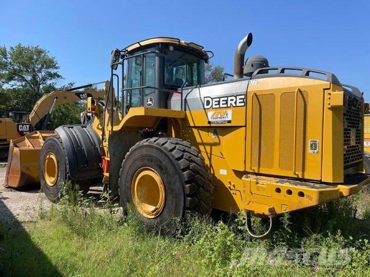 John Deere 824K-II لوادر بعجل
