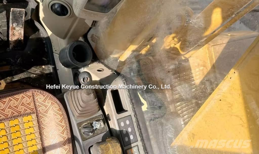 CAT 320 C حفارات زحافة