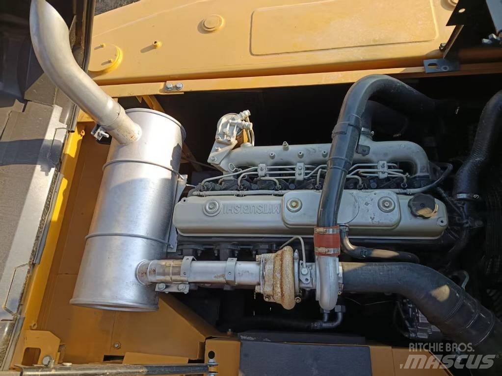 Sany SY215H حفارات زحافة