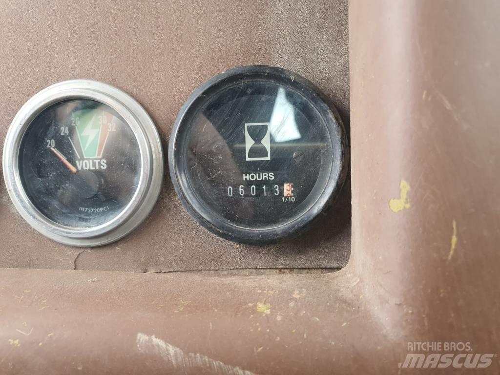 Dresser TD 25 G بلدوزرات مجنزرة