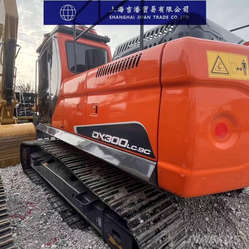 Doosan DX 300 LC حفارات زحافة