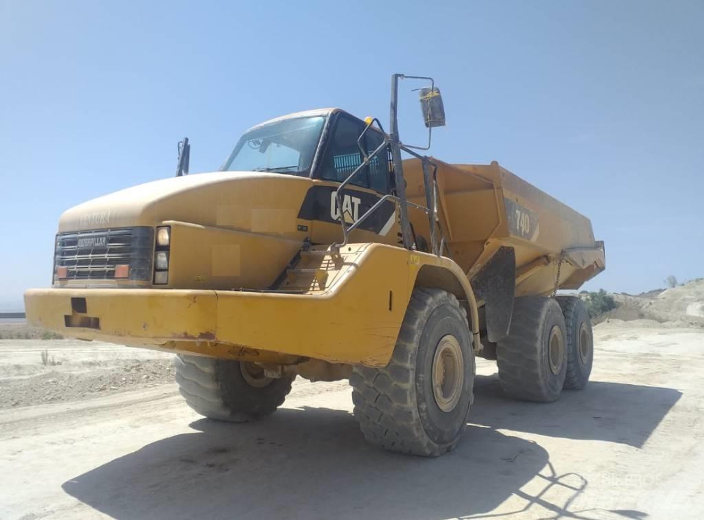 CAT 740 ساحبات مفصلية