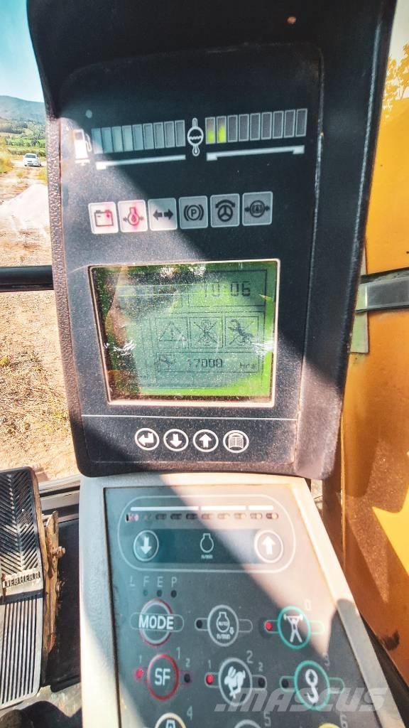 Liebherr R934C HDC حفارات زحافة