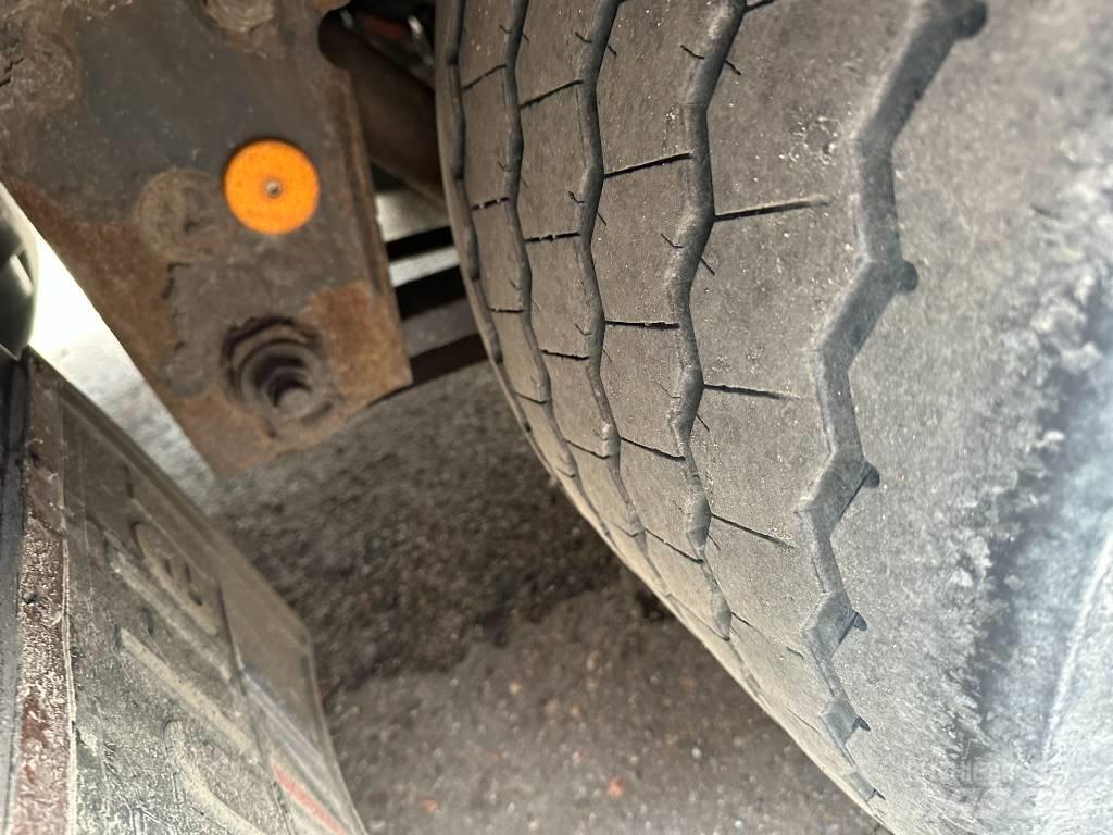 Krone SDP 27 MEGA نصف مقطورات بباب جانبي