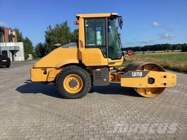 Volvo SD 75 B مداحل أحادية الأسطوانة