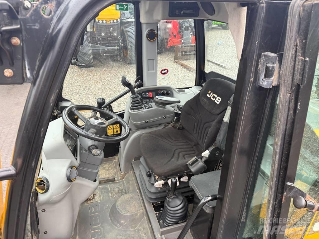 JCB TM 320 معدات مناولة لأغراض الزراعة