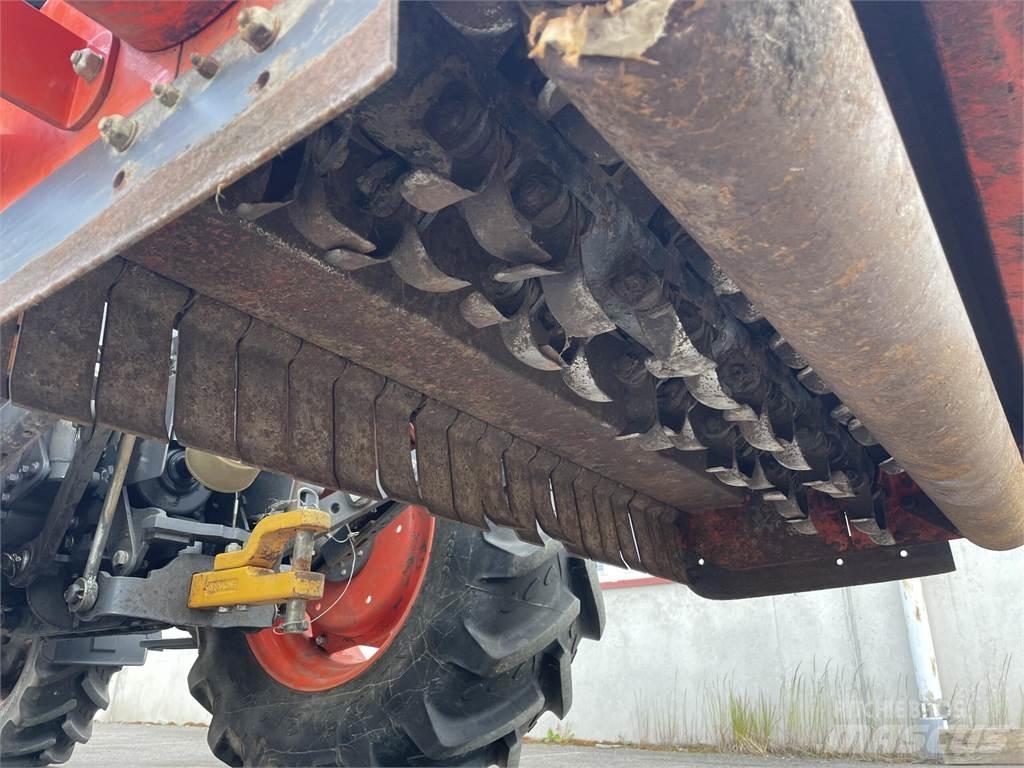 Kubota M4073 الجرارات