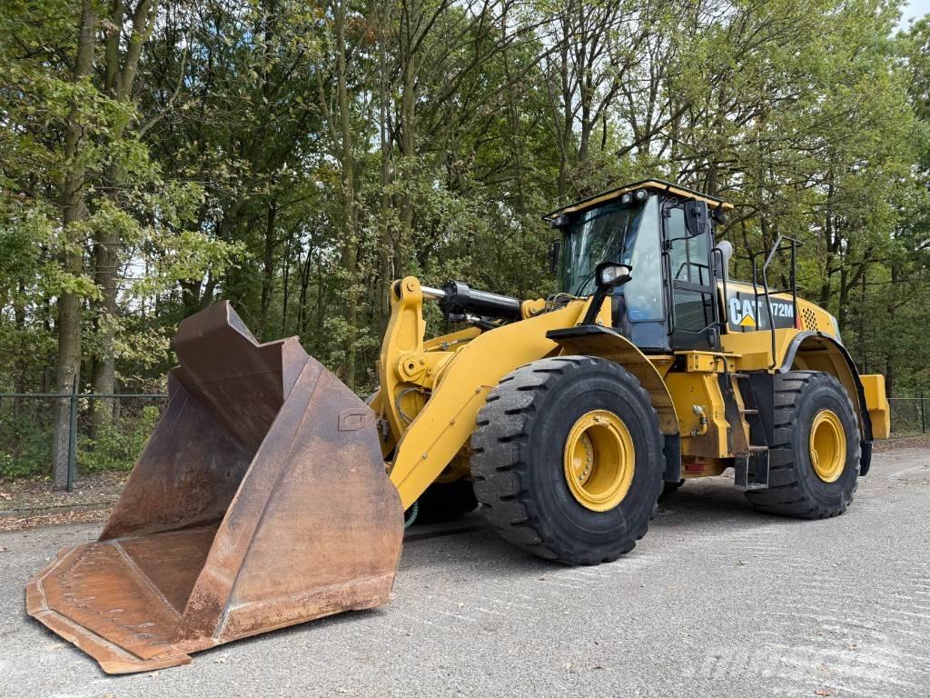 CAT 972M لوادر بعجل