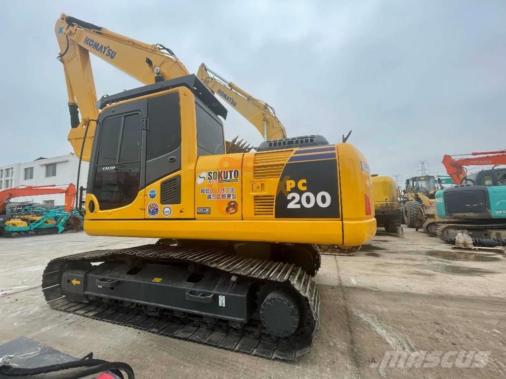 Komatsu PC 200-8 حفارات زحافة