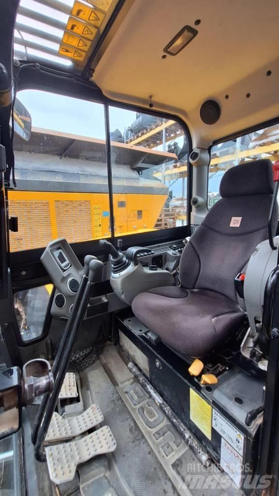 JCB 100 C حفارات وسط 7 طن - 12 طن