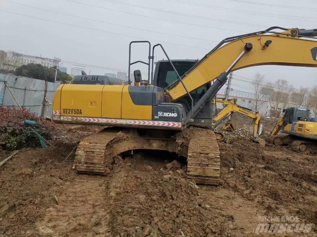 XCMG XE 215 DA حفارات زحافة