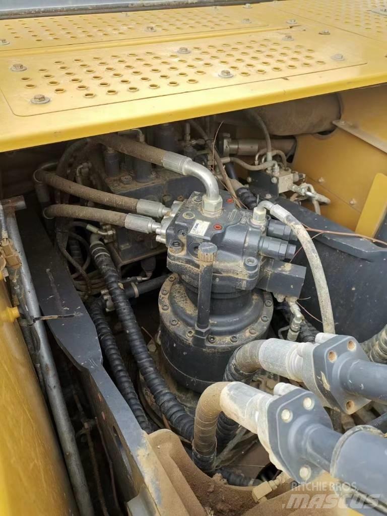 XCMG XE 215 DA حفارات زحافة