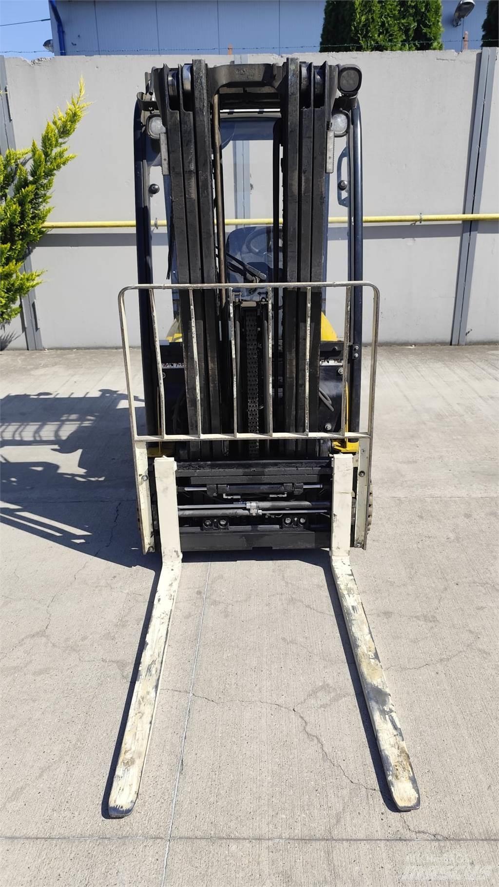 Yale ERP20 VF شاحنات ذات رافعات شوكية تعمل بالكهرباء