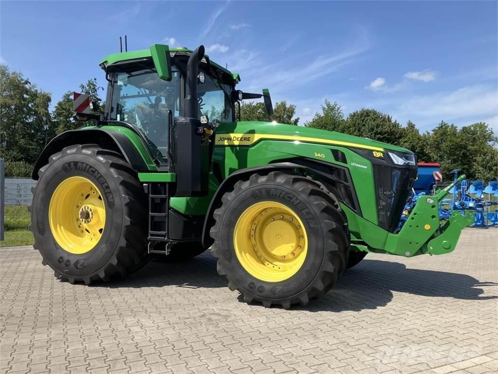 John Deere 8R 340 الجرارات