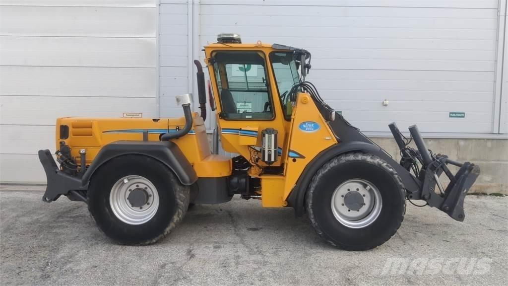 Wille 855B لوادر بعجل