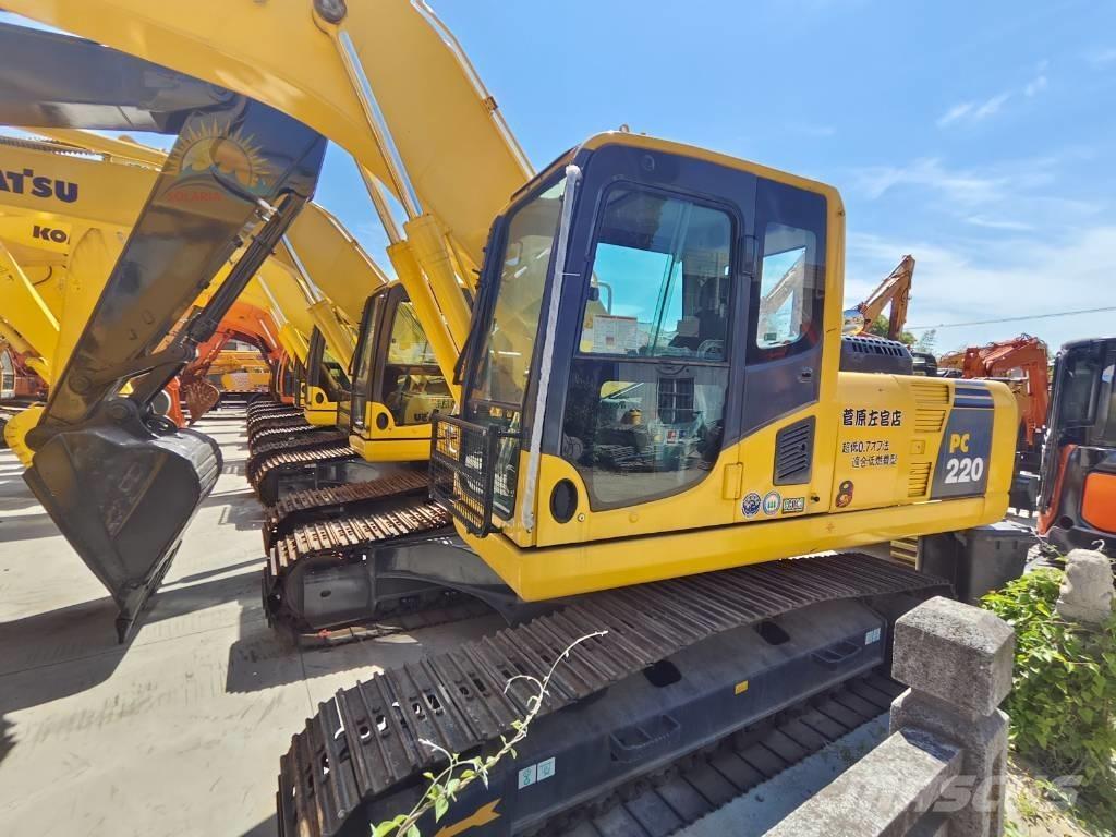 Komatsu PC 220-8 حفارات زحافة