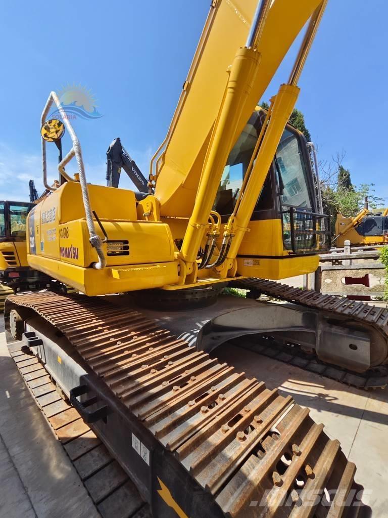 Komatsu PC 220-8 حفارات زحافة