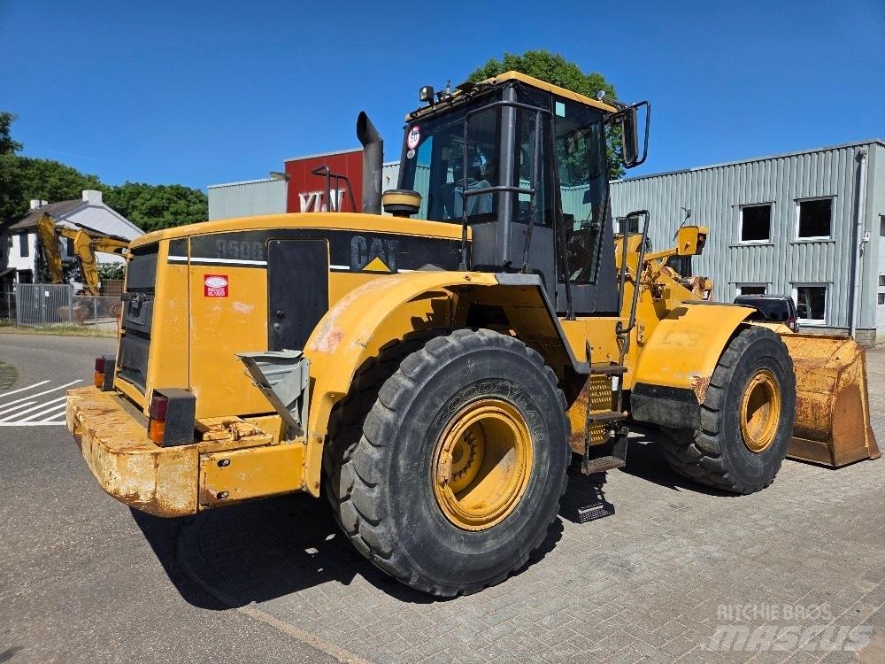 CAT 950G لوادر بعجل