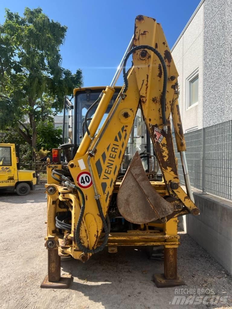 Venieri VF 7.23 B لوادر ذات جرافات عكسية