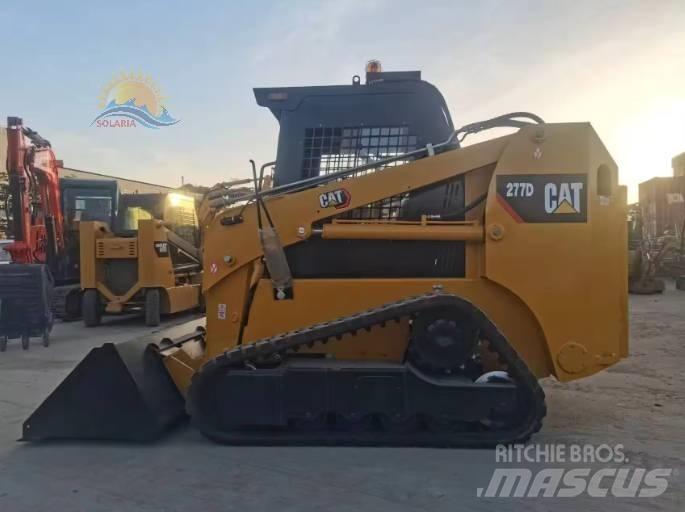 CAT 277D لوادر انزلاقية التوجيه