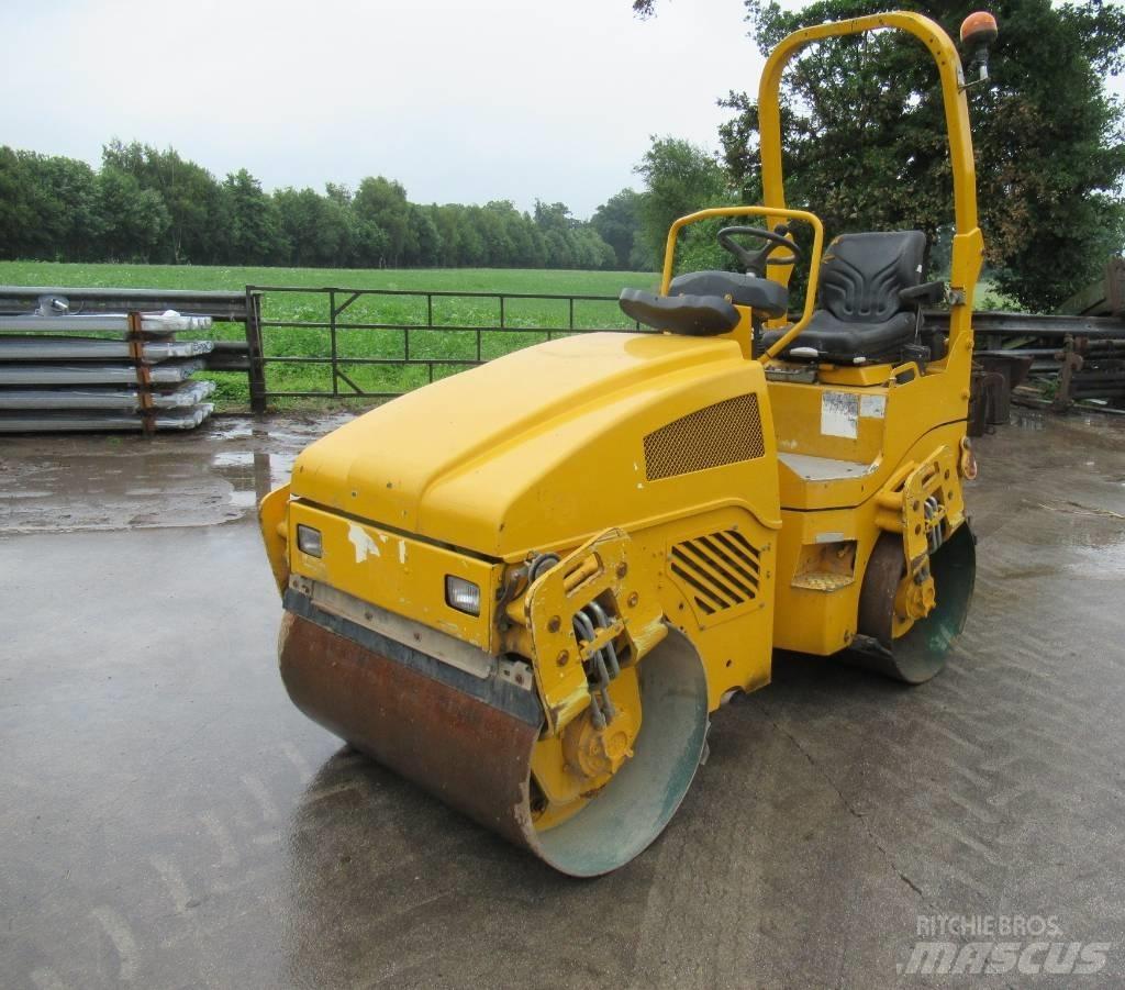 Bomag BW 120 AD-4 مداحل ثنائية الاسطوانة