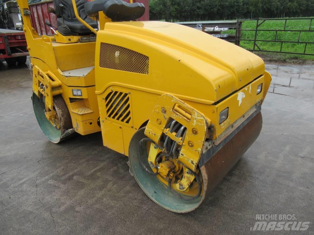 Bomag BW 120 AD-4 مداحل ثنائية الاسطوانة