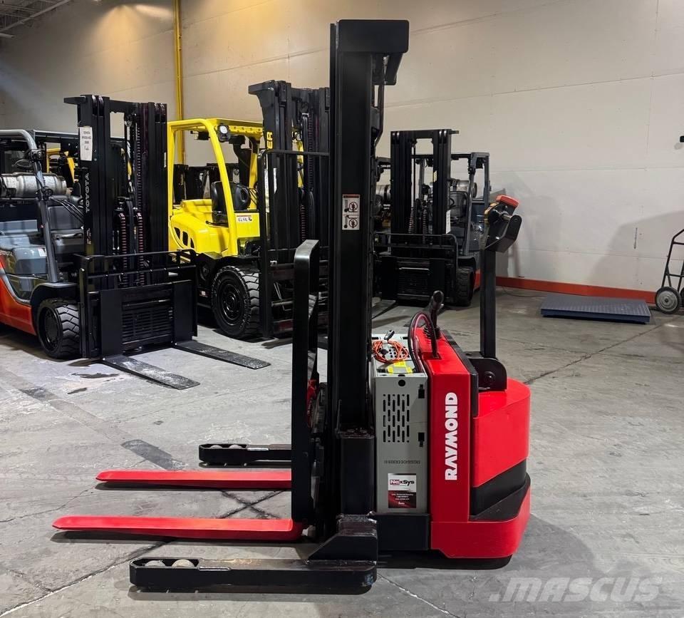 Raymond RSS40 شاحنات مناولة ذاتية الدفع
