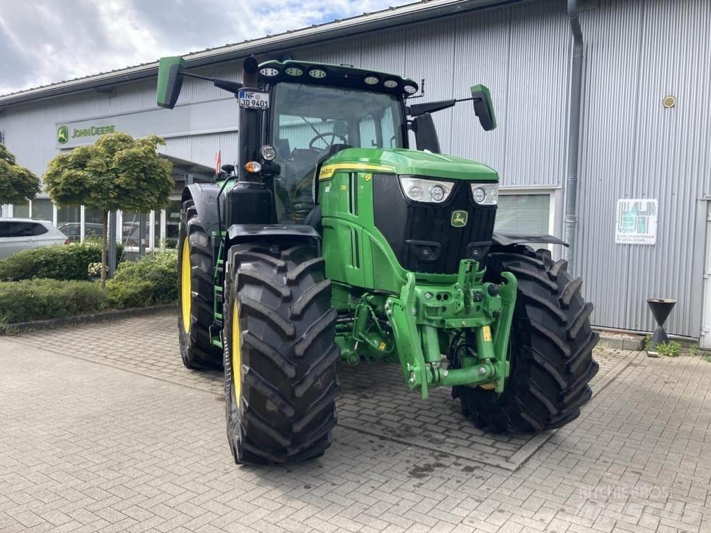 John Deere 6R230 الجرارات