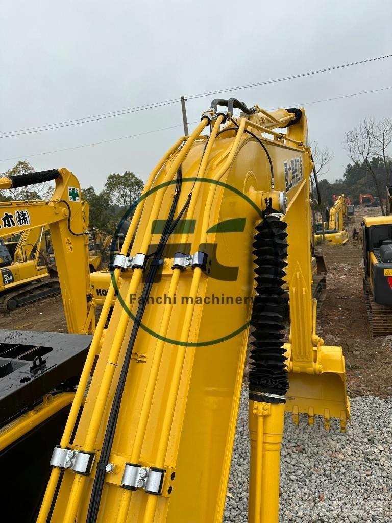 Komatsu PC 200-8 حفارات زحافة