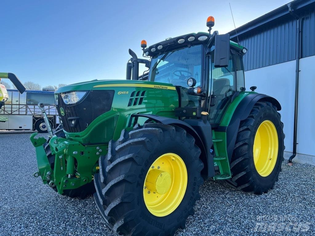 John Deere 6145 R الجرارات