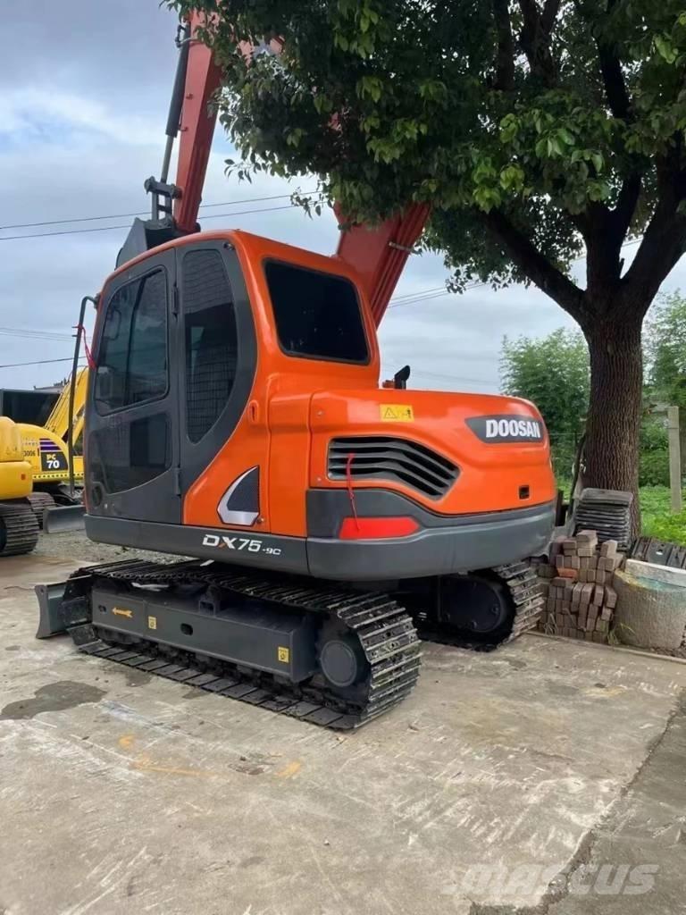 Doosan DX75-9C حفارات وسط 7 طن - 12 طن