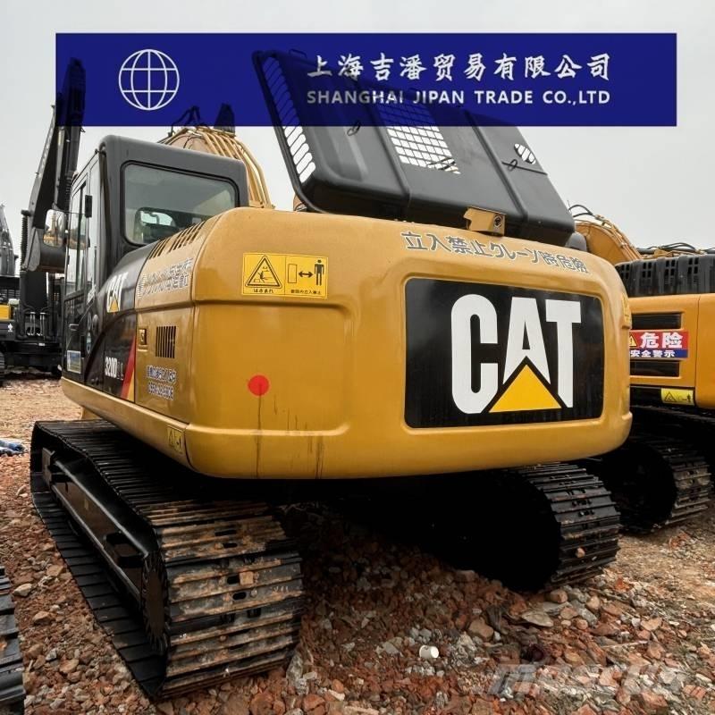CAT 320 D حفارات زحافة