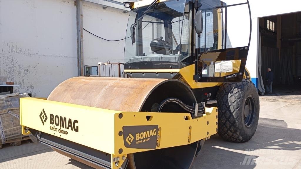 Bomag BW 212 D-5 SL مداحل أحادية الأسطوانة