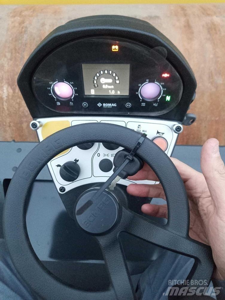 Bomag BW 212 D-5 SL مداحل أحادية الأسطوانة