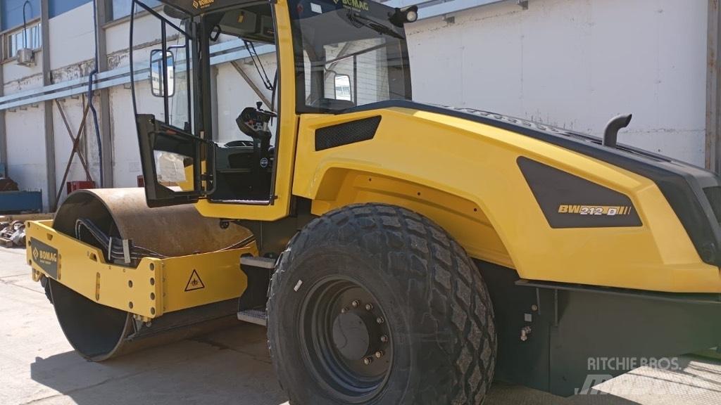 Bomag BW 212 D-5 SL مداحل أحادية الأسطوانة