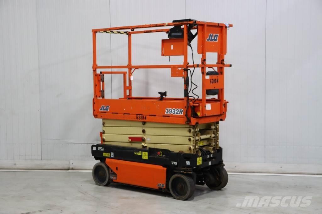 JLG 1932R رافعات مقصية الشكل
