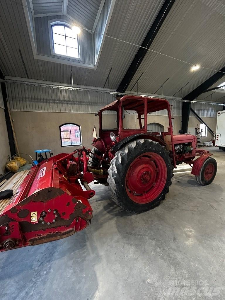 Volvo BM 350 الجرارات
